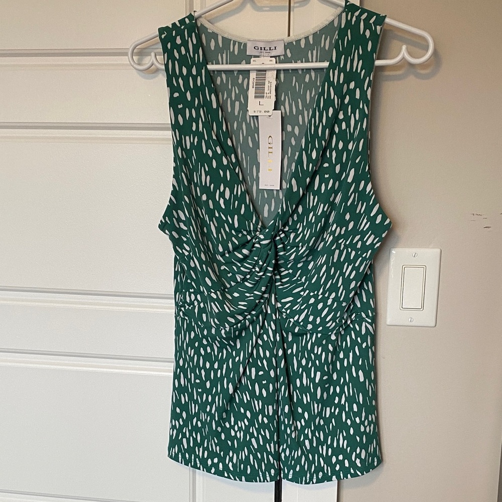 Green & white print sleeveless twist top by Gilli NWT Sz L lightweight stretch